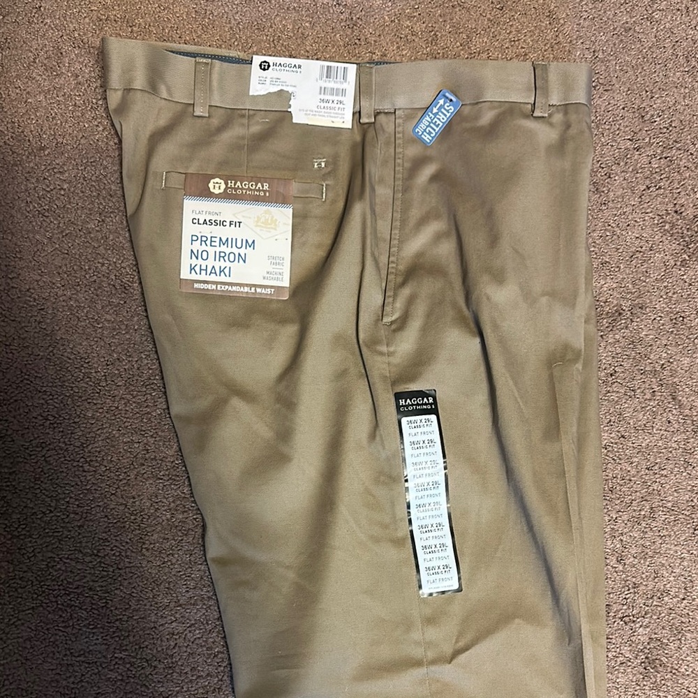 Haggar Men's Classic Fit Khaki Pants
